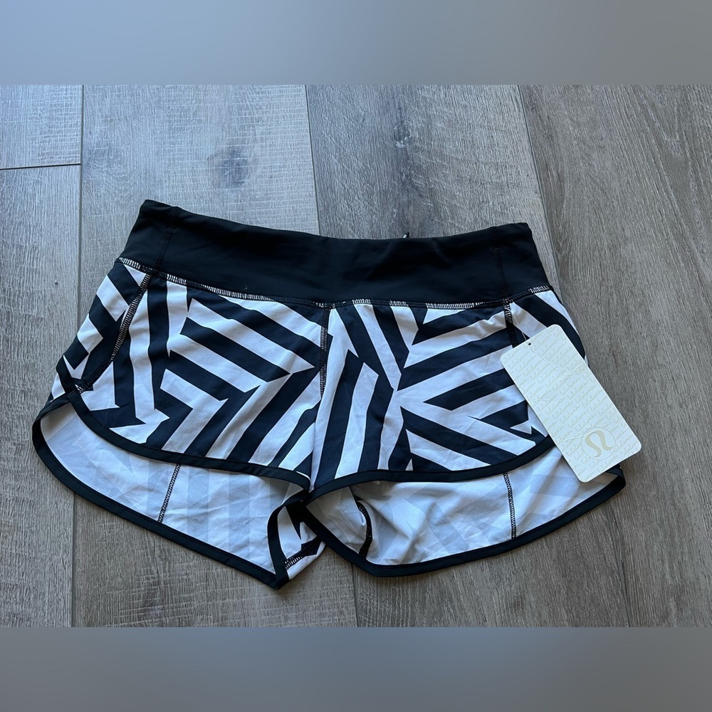 Lululemon Speed Short 2014 Seawheeze AUS Release Which Way Sway Size 6